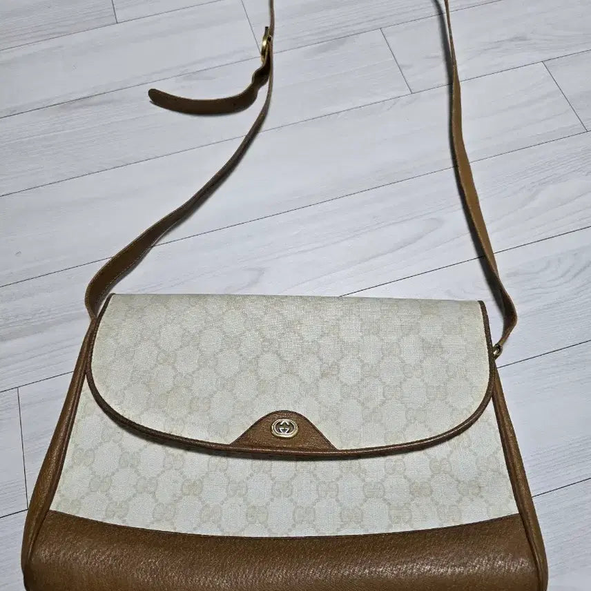 [BUNJANG] Gucci Vintage Authentic Crossbody Bag / 구찌 크로스백  빈티지 정품 운포