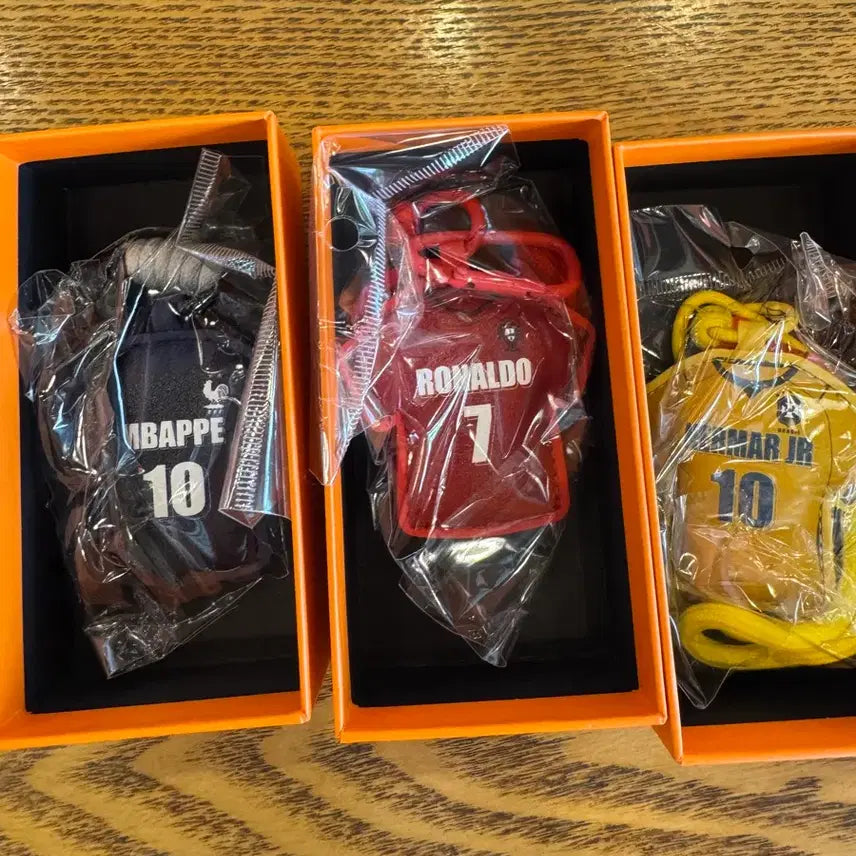 [BUNJANG] Neymar, Ronaldo, Mbappé Football Player Jersey Keychain Set / 네이마르 호날두 음바페 축구선수 유니폼 키링 세트