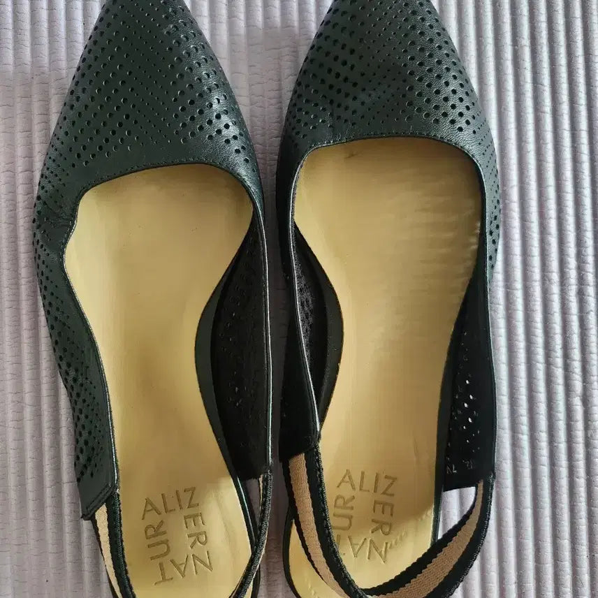 [BUNJANG] Naturalizer Punching Slingback Pumps Black / 내추럴라이저 펀칭 슬링백 펌프스 블랙240