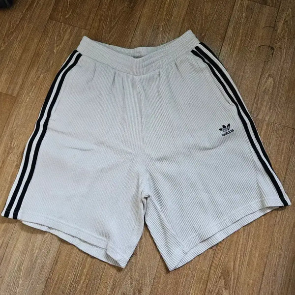 [BUNJANG] Adidas Adicolor Waffle Shorts M / 아디다스 아디컬러 와플 팬츠 반바지 M