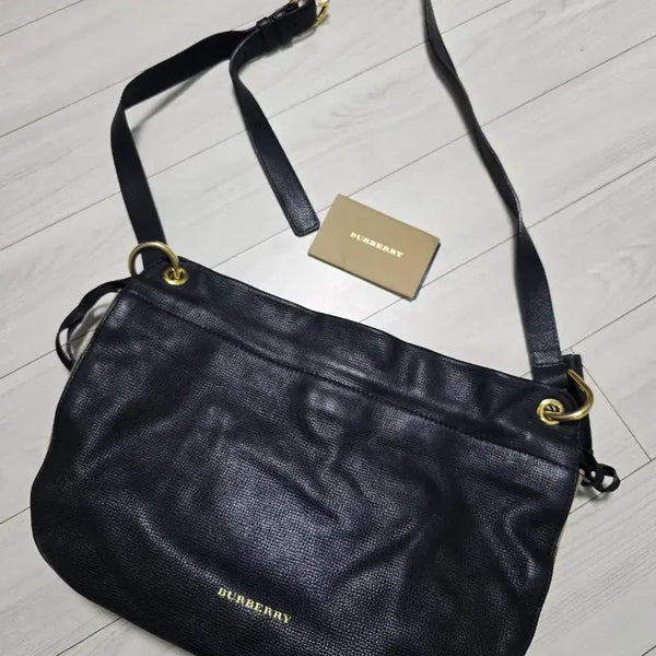 [BUNJANG] Burberry Grainy Leather Crossbody Bag / 버버리 그레이니 가죽 크로스백 정품 운포