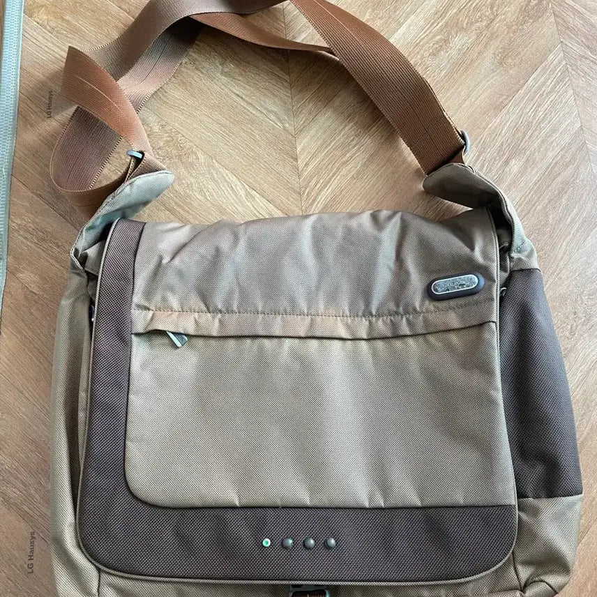 [BUNJANG] Tumi Brown Messenger Bag / 투미 메신저백 브라운