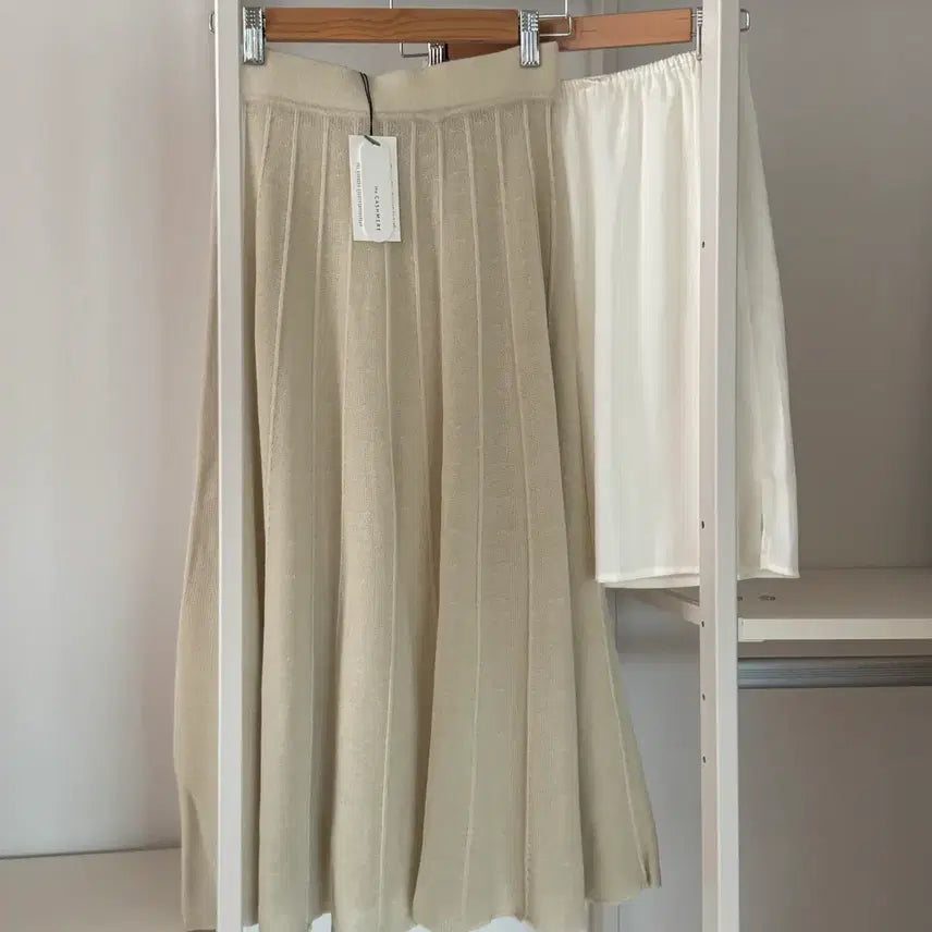 [BUNJANG] TheCashmere Vertical Knitting Banding Skirt / [새제품] 더캐시미어 버티컬 니팅 밴딩 스커트