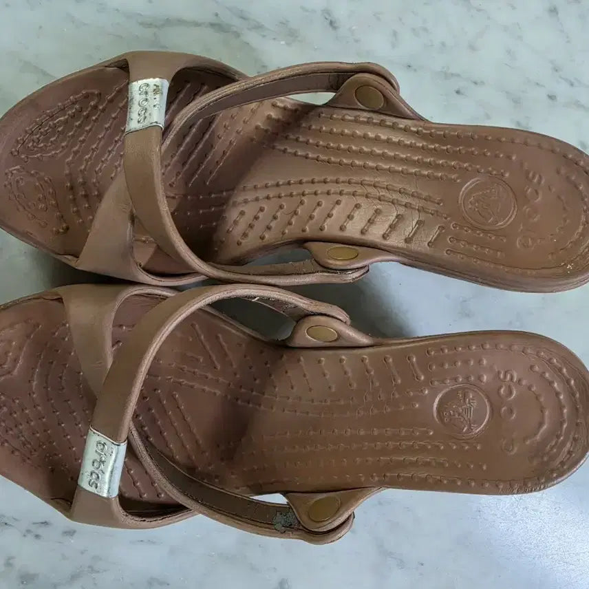[BUNJANG] Crocs Platform Sandals Size 250 / 크록스 높은굽 샌들 250