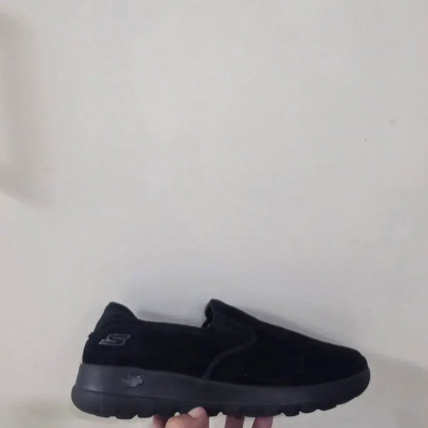 [BUNJANG] Skechers GoWalk 5 Joy Predict Slip-On Warm Triple Black / [245] 스케쳐스 고워크5 조이 프레딕트 슬립온 웜 트리플블랙ㅡ최저가