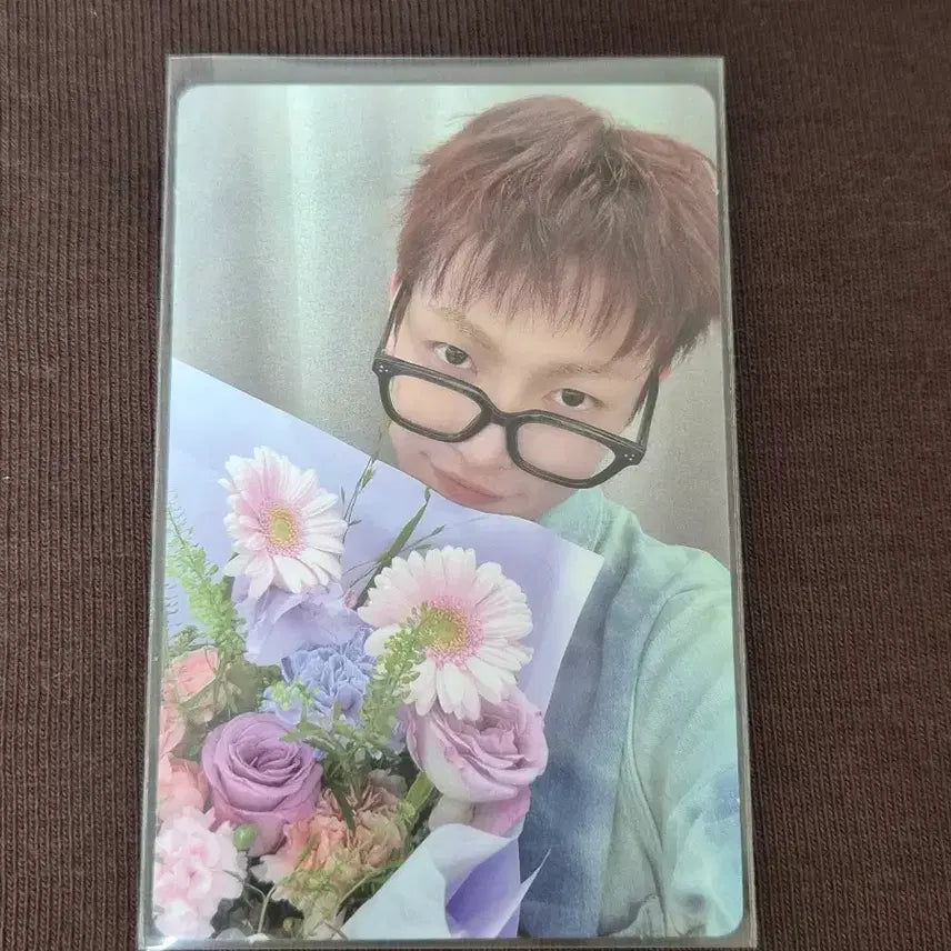 [BUNJANG] ATEEZ Hongjoong Golden Hour 5 TOKTOQ POB Photocard "Flower Bouquet" Version / 에이티즈 홍중 골든아워5 TOKTOQ 특전 포토카드 꽃다발.ver