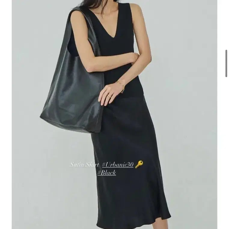 [BUNJANG] URBANIC30 Satin Skirt Black / 얼바닉30 새틴스커트 블랙