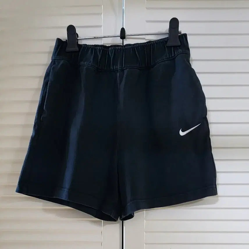 [BUNJANG] Nike Women's Black Shorts / 나이키 여성 반바지 검정