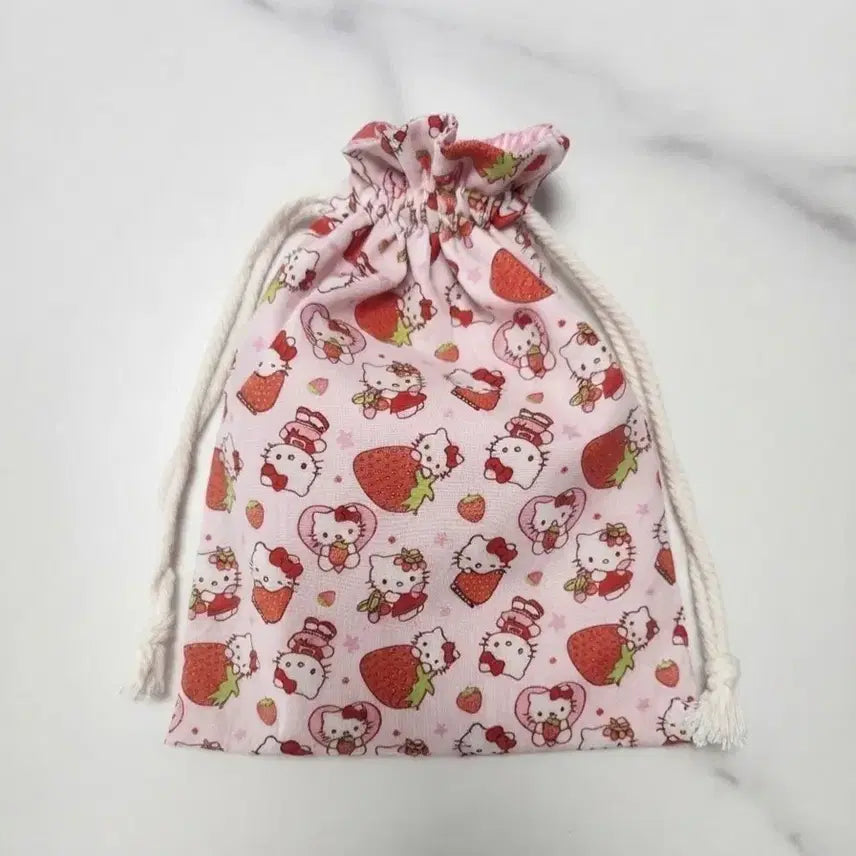 [BUNJANG] Hello Kitty Strawberry Drawstring Pouch / 헬로키티 딸기 복조리 파우치