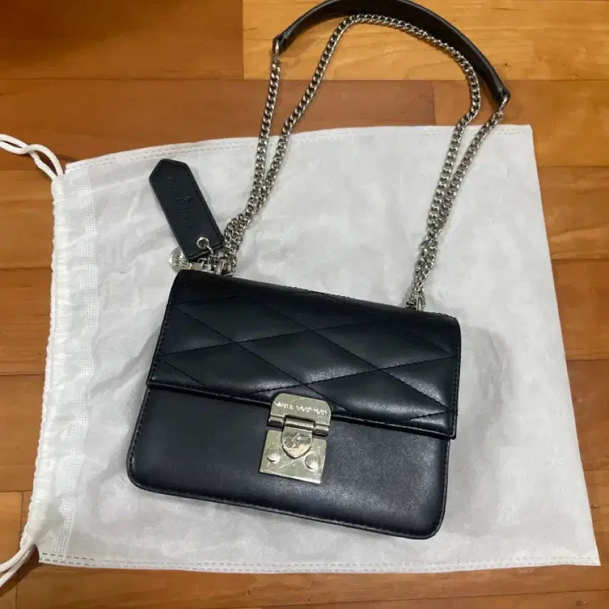 [BUNJANG] PAUSE BOUTIQUE Quilted Chain Shoulder Crossbody Bag Black / 폴스부띠끄 퀼팅 체인백 숄더 크로스백 블랙