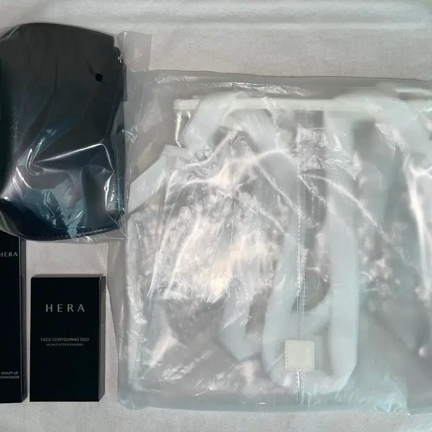 [BUNJANG] Hera Bundle Set Contouring Duo, Lip Pencil, Pouch, Beach Bag / [헤라 4개 일괄] 컨투어링 듀오, 립펜슬, 파우치, 비치백