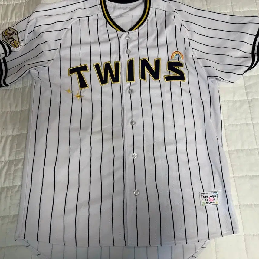 [BUNJANG] LG Twins Koo Bon-hyeok Autographed Jersey (Size 105) / 엘지트윈스 구본혁선수 사인유니폼 105