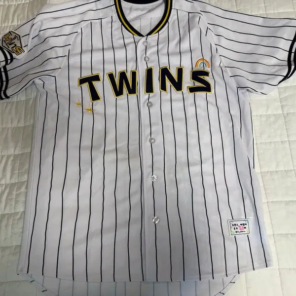 [BUNJANG] LG Twins Koo Bon-hyeok Autographed Jersey (Size 105) / 엘지트윈스 구본혁선수 사인유니폼 105