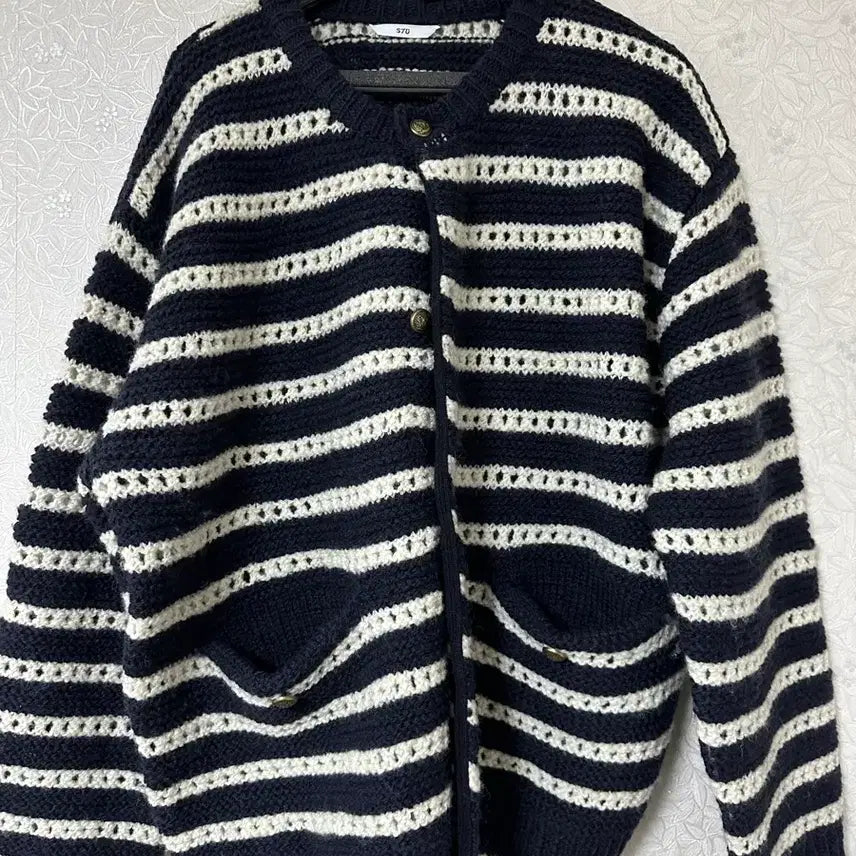 [BUNJANG] STU Stripe Round Neck Cardigan M / Stu 스트라이프 라운드넥 가디건 m