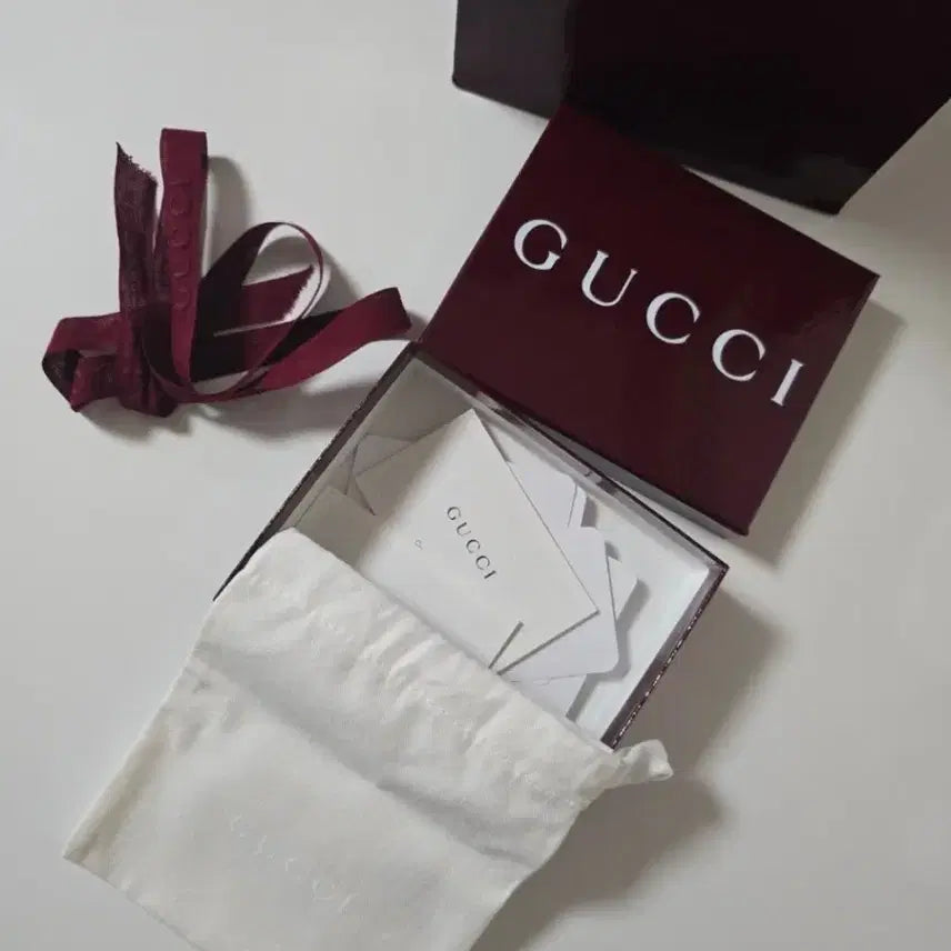[BUNJANG] Gucci Wallet Box with Dust Bag, Ribbon, Booklet, and Shopping Bag / 구찌 지갑박스 (14x11x3.5) 더스트백 @ 구찌박스 @ 구찌더스트백