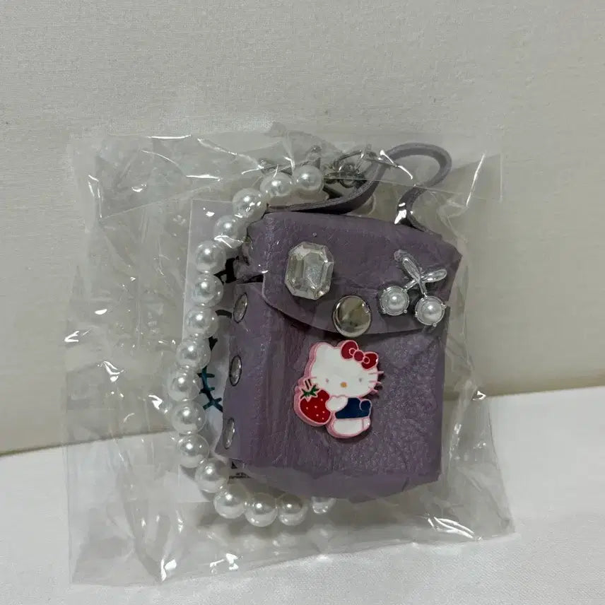 [BUNJANG] Sanrio Hello Kitty Airpods Pouch Keychain / [새상품] 산리오 헬로키티 에어팟 파우치 키링