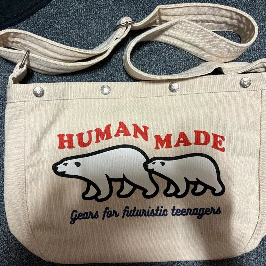 [BUNJANG] Human Made Paper Boy Bag / 휴먼메이드 페이퍼보이백