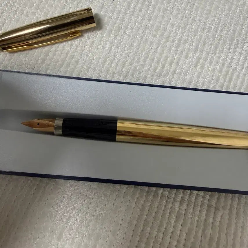 [BUNJANG] Parker 4 All Gold Trim 14K Gold Nib Fountain Pen / 파카 14K금촉 만년필