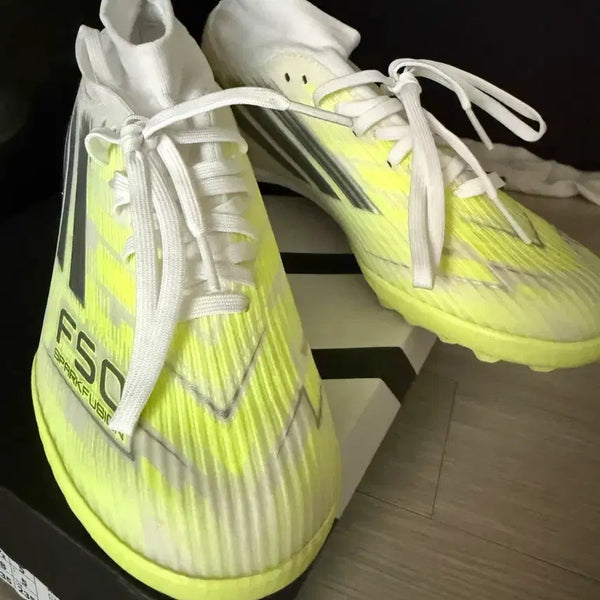 [BUNJANG] Adidas Women's Soccer Cleats 235 / 아디다스 여성 축구화 235