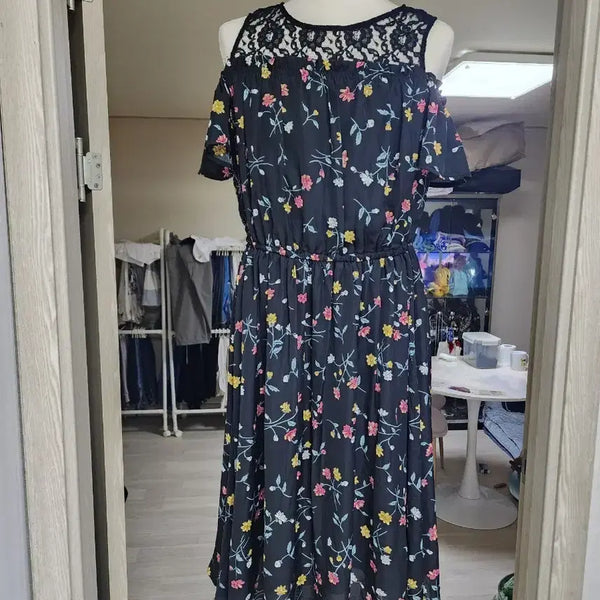 [BUNJANG] Floral Pattern Off-the-Shoulder Dress / 플라워 패턴 오프숄더 원피스