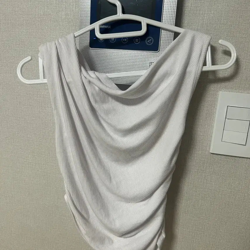 [BUNJANG] White Shirring Sleeveless Top / [새상품] 화이트 셔링 슬리브리스 탑