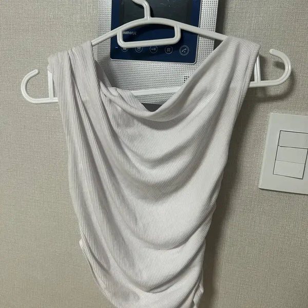 [BUNJANG] White Shirring Sleeveless Top / [새상품] 화이트 셔링 슬리브리스 탑