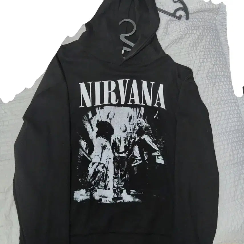 [BUNJANG] Nirvana Printing Hoodie Black / 너바나 프린팅 후드티 블랙