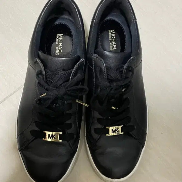 [BUNJANG] Michael Kors Women's Black Sneakers / 마이클코어스 스니커즈 블랙 여성