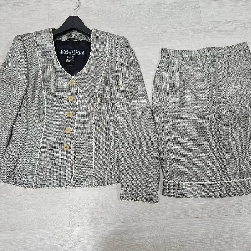 [BUNJANG] Escada Set Jacket and Skirt Set / 일본)에스까다 세트 자켓 스커트 66