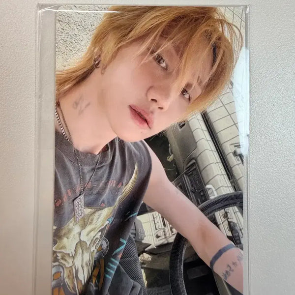 [BUNJANG] Seventeen Vernon x The8 V8 Photocard / 위버스 버논 x 디에잇 V8 (디에잇)