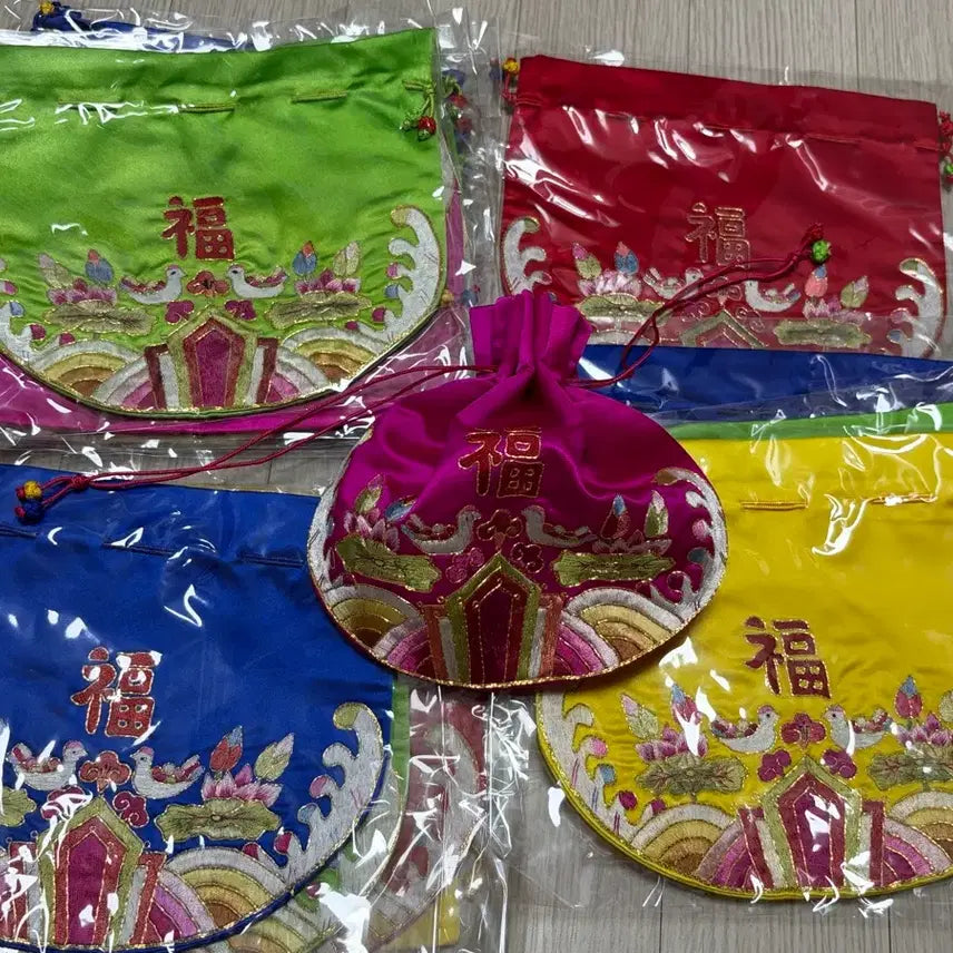 [BUNJANG] Obokjumeoni Embroidered Fortune Pouches (Set of 10) / 오복주머니 10개 20*23 자수 복주머니