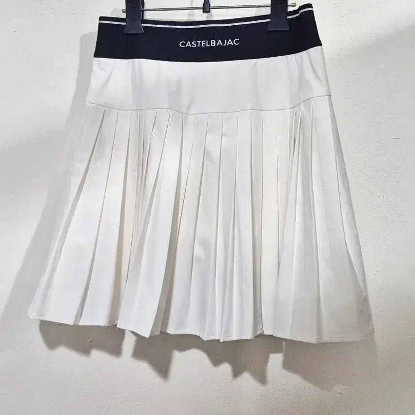 [BUNJANG] Castelbajac Golf Pleated Skort White / 카스텔바작 골프 플리츠 치마바지   화이트