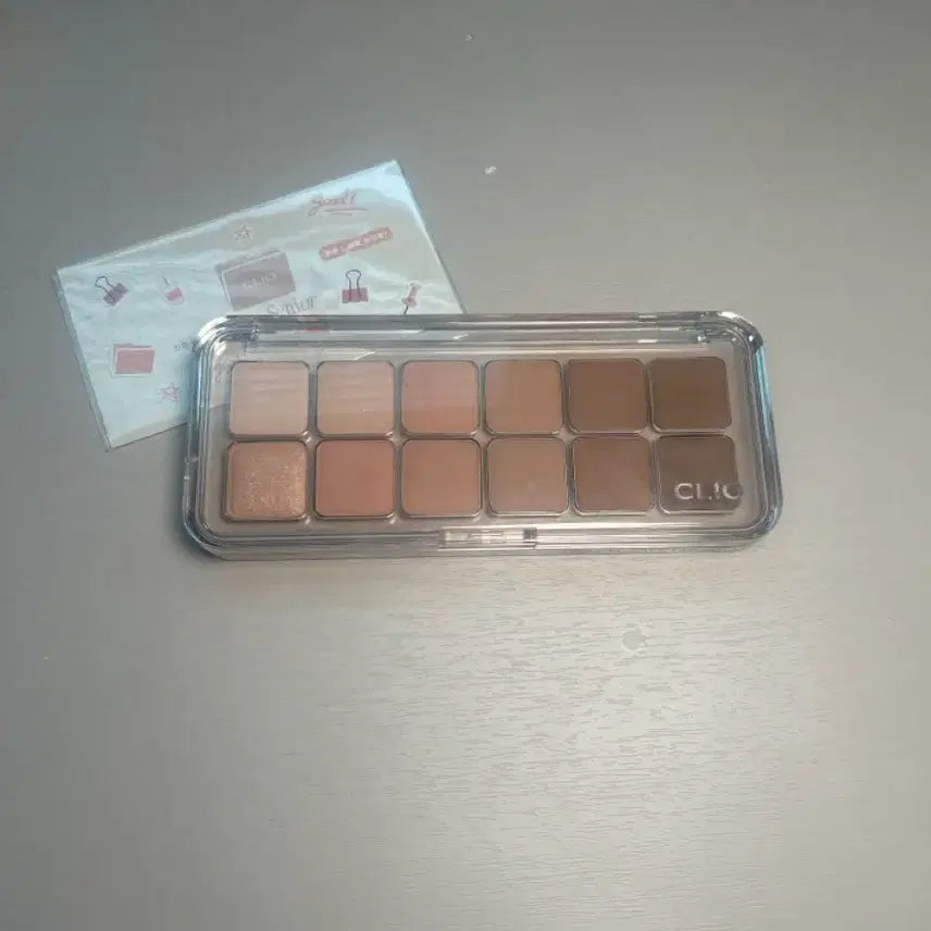 [BUNJANG] Clio Latte Senior Palette Shadow / 클리오 라떼는 선임 팔레트 섀도우