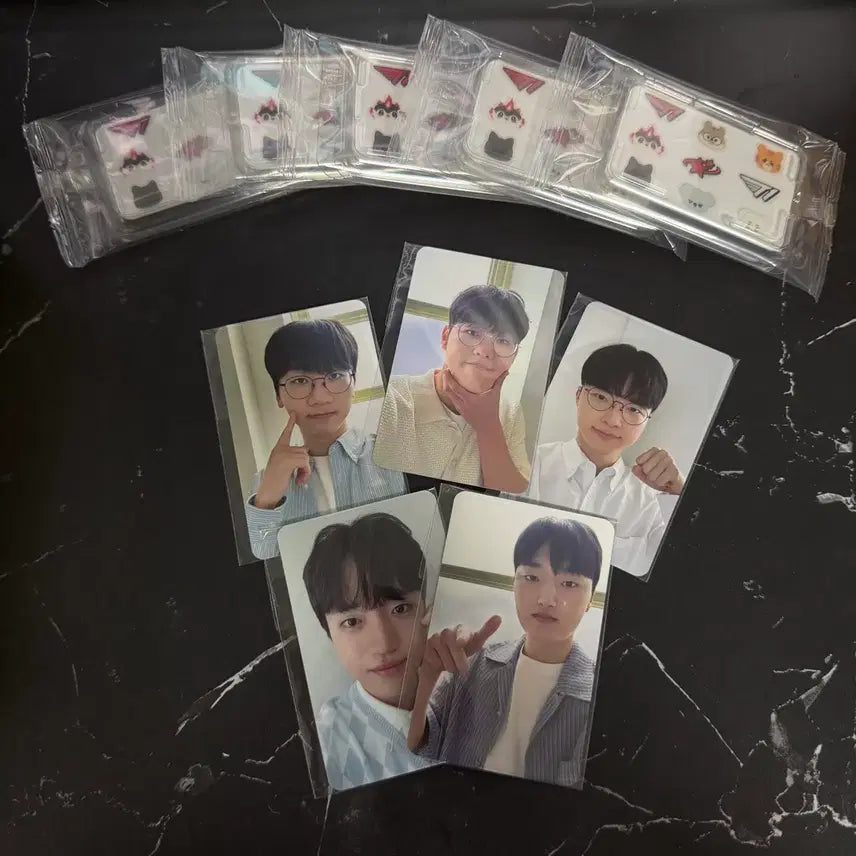 [BUNJANG] T1 Faker Keria Ceria Canna Gumayusi Oner Zeus Photocard Bundle Set / T1 티원 에이블리 대웅제약 이지덤 패치 포카