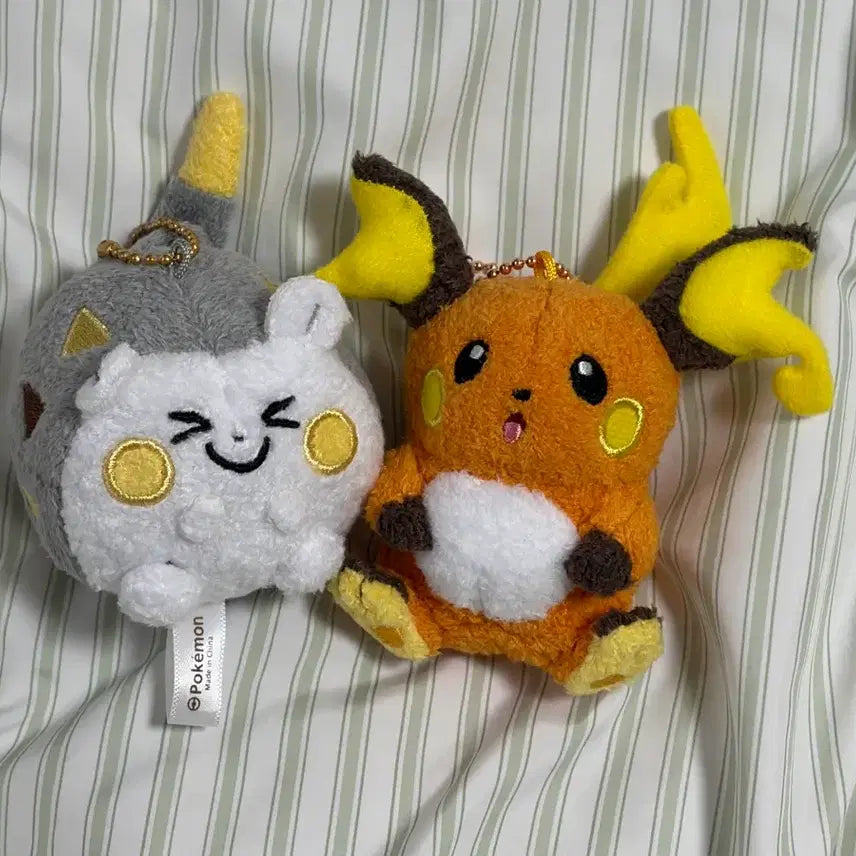 [BUNJANG] Pokemon Chalsak Magnetic Mascot Keychain Set - Pikachu, Togedemaru / 포켓몬 찰싹 자석 마스코트 인형 키링 라이츄 토게데마루 세트