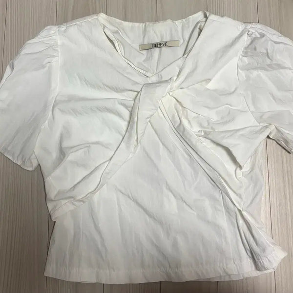 [BUNJANG] DEVE TWISTED BREEZE BLOUSE WHITE / 드헤베 트위스트 브리즈 블라우스 화이트