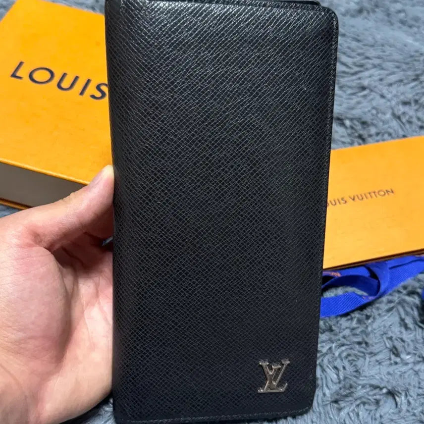 [BUNJANG] Louis Vuitton Taiga Black Long Wallet / [풀구성/OS]루이비통 타이가 블랙 장지갑