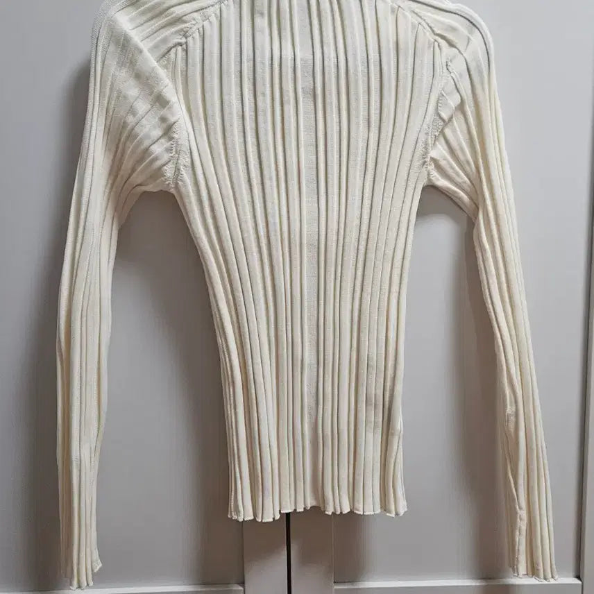[BUNJANG] Le917 Long Sleeve Pleated Knit Set (Ivory + Black) / 르917 아이보리+블랙세트 긴팔플리츠니트