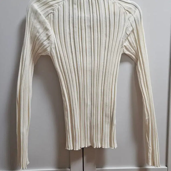 [BUNJANG] Le917 Long Sleeve Pleated Knit Set (Ivory + Black) / 르917 아이보리+블랙세트 긴팔플리츠니트