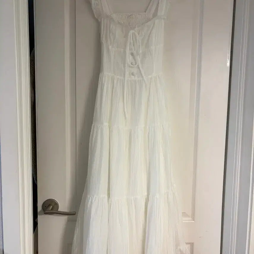 [BUNJANG] White Lace Shirring Frill Long Dress / 화이트 레이스 셔링 프릴 롱 원피스