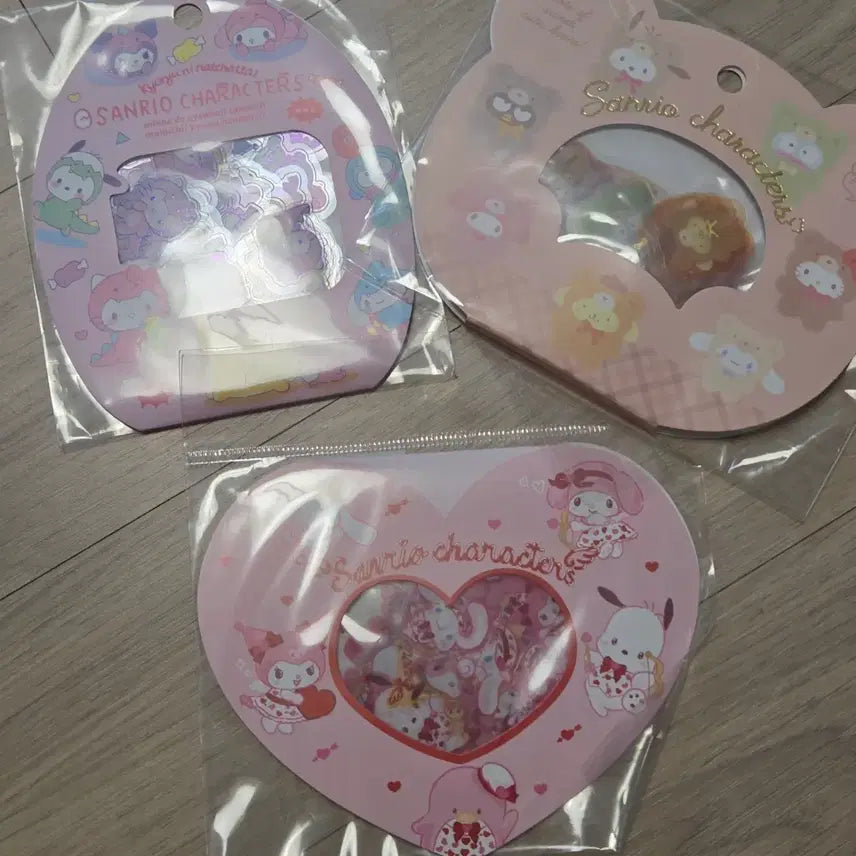 [BUNJANG] Sanrio Flake Stickers: Cupid, Bear, Dinosaur / 산리오 후레이크 씰 쿠마, 공룡, 큐피드
