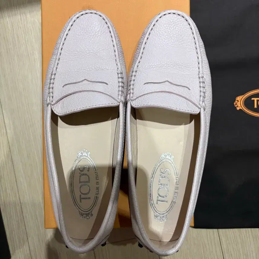 [BUNJANG] Tod's Suede Driving Shoes Pastel Pink / 토즈 드라이빙 슈즈 연한핑크