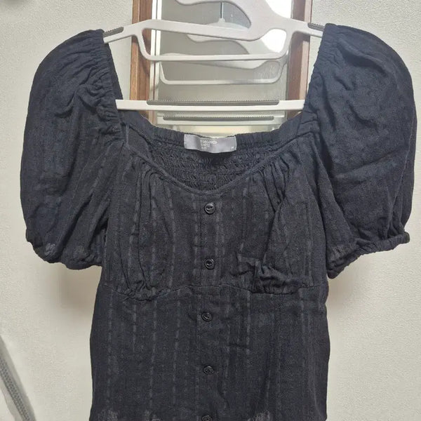 [BUNJANG] 8seconds Black Puff Blouse / 에잇세컨즈 검정 퍼프 블라우스