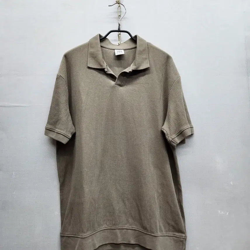[BUNJANG] Zara Ribbed Open Collar Short Sleeve T-Shirt M (L) / 자라 오픈카라 골지 반팔카라 M(L) 남여공용