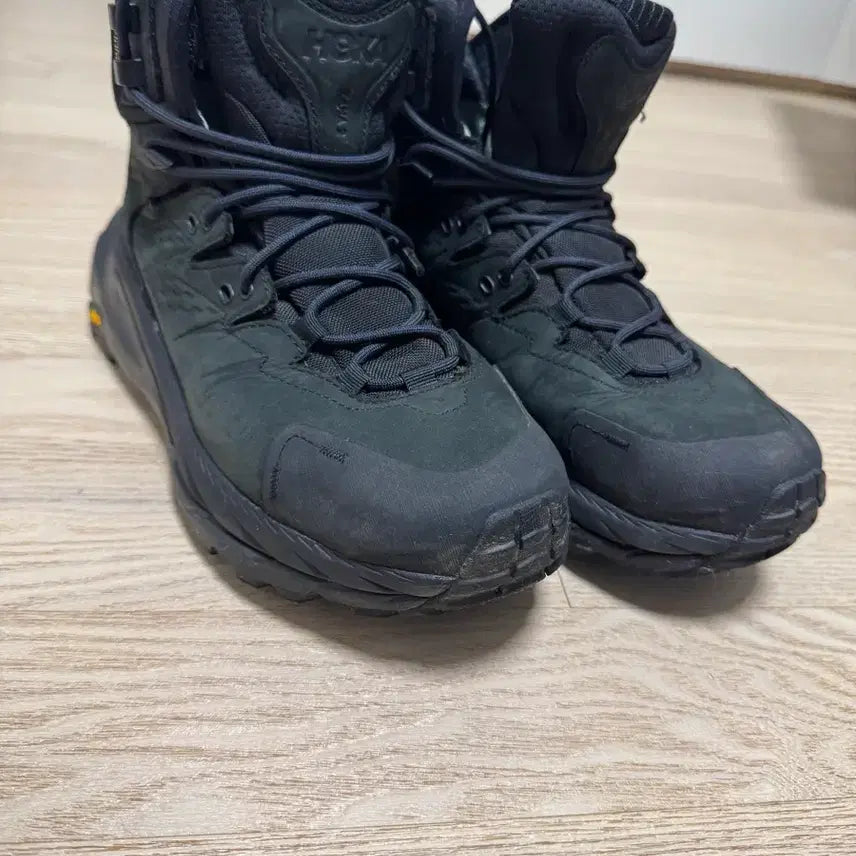 [BUNJANG] Hoka Kaha 2 GTX Hiking Boots Black Size 255 / 호카 카하2 GTX 등산화 블랙 255 사이즈