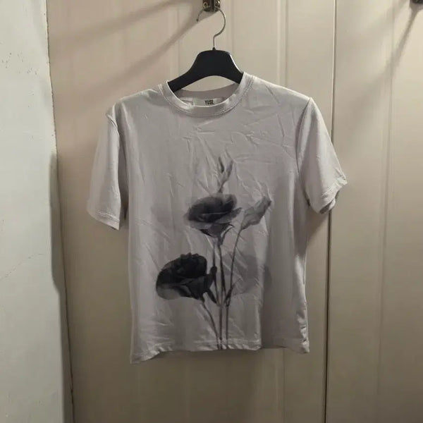 [BUNJANG] YUSE Flower Printing Short Sleeve T-Shirt / 유즈 YUSE 꽃 프린팅 반팔 티셔츠