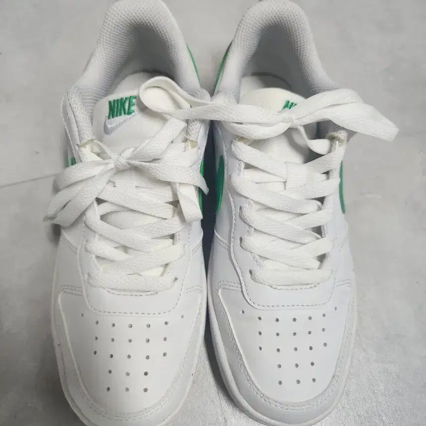 [BUNJANG] Nike White Green Sneakers / 나이키 운동화 화이트 그린