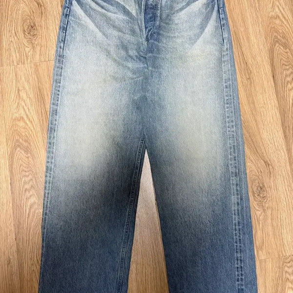 [BUNJANG] Auralee Faded Jeans (Size 32) / 오라리 페이디드 진(32)