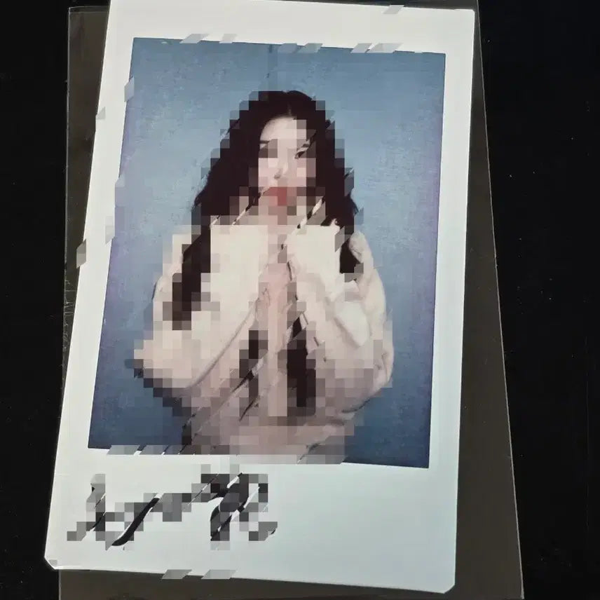 [BUNJANG] TripleS Yooyeon Signed Polaroid / 트리플에스 신위 사인폴라로이드 판매