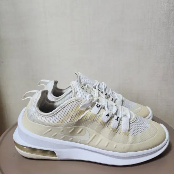 [BUNJANG] Nike Air Max Axis Women's Sneakers White/Yellow Size 235 / >>상태양호>> 나이키 에어맥스 엑시스 235 팝니다
